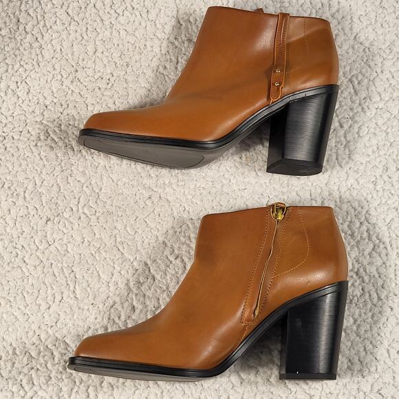\NEW Franco Sarto Vivica womens bootie Brown faux leather size 10 - Picture 2 of 7